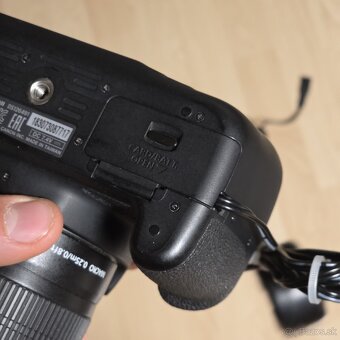 Canon ACK-E10 napájací adaptér (trvalé napájanie) - 2