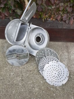 Krájač-strúhač na Alba Re 22 - 2