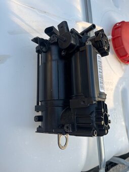 Mercedes vzduchovy kompresor WABCO - 2