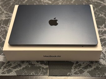 Macbook Air 13,6" M2 - 512GB - 8GB - 2