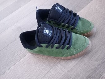Dobrý deň ponúkam skate topánky CIRCa veľkosť 43 - 2