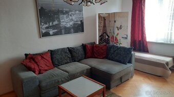 Predmetom prenájmu je 2 izbový byt na Piešťanskej ulici Brat - 2