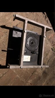 Otočná konzola Ford Transit - 2