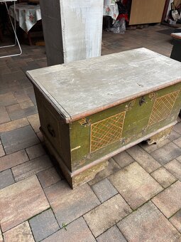 Starožitná drevená maľovaná truhlica - 2