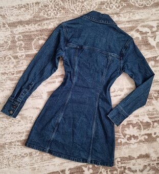 Rifľové/denimové šaty Abercrombie & Fitch - 2