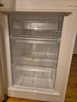 Chladnička s mrazničkou - 2