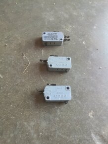 Predám mikrospínače - 2