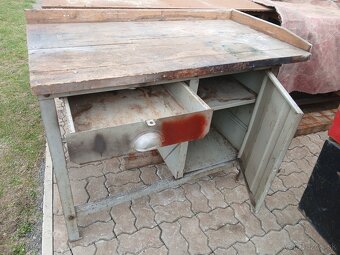 Pracovny stol - 2