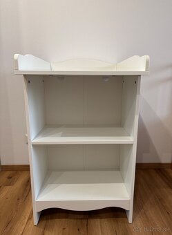 Prebaľovací pult - 2