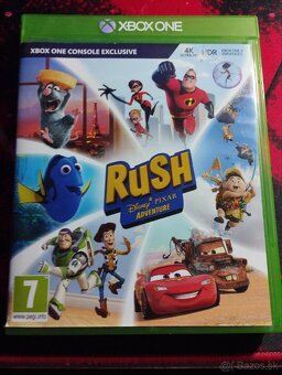 Xbox One S 1TB + bezdrôtový ovládač + hra Rush - 2