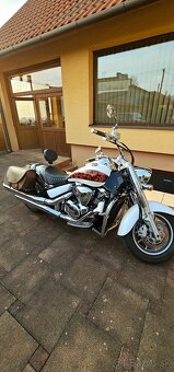 Suzuki Intruder - 2