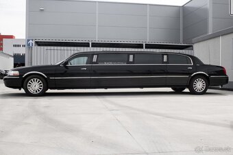 LINCOLN TOWN CAR LIMOUSINE - 2