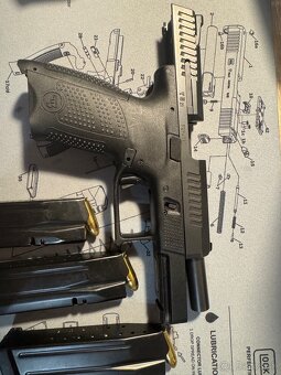 CZ P10-C 9x19 - 2