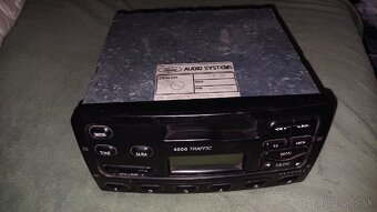 Predám autorádio na Ford Focus Mk1 - 2