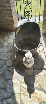 Starožitná kovová vaňa + valcha + keramický džbán – rustikál - 2