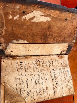 Starožitná kniha - 2