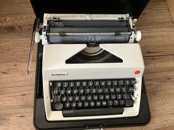 Olympia pisaci stroj - 2