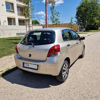 Toyota Yaris 1.33 Vvt-i M6 2009 - 2