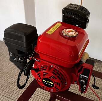 MF-70 čtyřtaktní motor 7 PS s ručním + el. starterem - 2