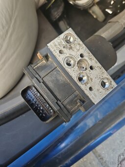 Abs kocka audi a4 b6  8L0 614 517A - 2