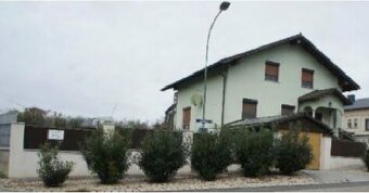 Dom pri Parndorfe s pozemkom 954 m², z Bratislavy 15 min - 2