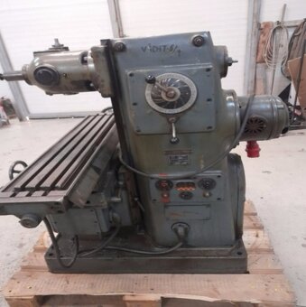 Frézka FA 2U z roku 1954 - 2