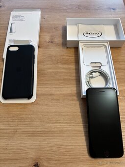 Predám iPhone SE 2020 - 64GB Black - 2