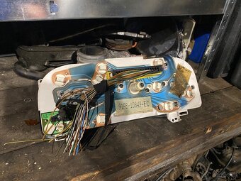 Budíky Ford escort mk6 - 2