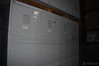 2-dverová šatníková skriňa - použitá - 2