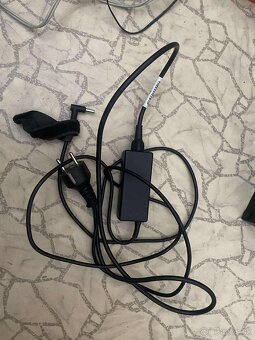 Predám tento adaptér na hp notbooki - 2