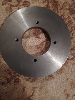 Príruba na sústruh. - 2