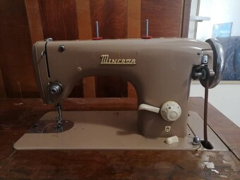 Retro šijací stroj - 2
