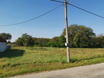 Na predaj rozľahlý pozemok 2430m2 v Gáni/Brakoň - 2