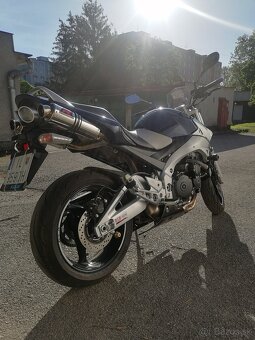 SUZUKI GSR 600 - 2