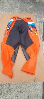 Nohavice a dres - 2