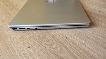 HP Laptpop 14 em0030ca - 2