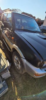 Na nahradne diely Nissan Terrano 2.7 TDI 92kw 4x4 klíma - 2
