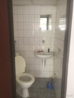 Ponúkam priestor na prenájom v centre mesta TN. - 2