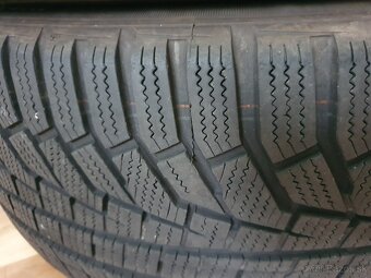 Zimné pneumatiky Hankook 245/45R19 - 2