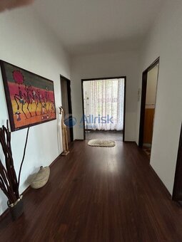 Rodinný dom so samostatnou bytovou jednotkou vhodný na bývan - 2