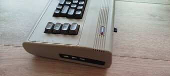 Commodore 64 replika - 2