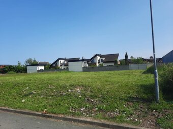 predaj stavebného pozemku 878 m2 - 2