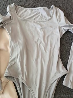 Dievčenská mikina + body cena spolu - 2