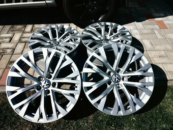 Volkswagen Tiguan, Touareq, Škoda superb , seat 5x112 r18 - 2