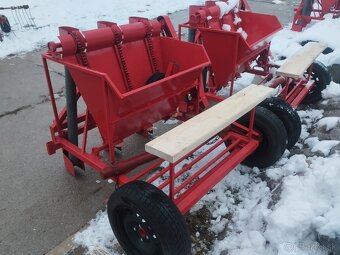 Sadzac cesnaku cibule - 2