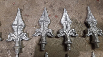 špice na plot , ozdoba plota , špičky , ostne - 2