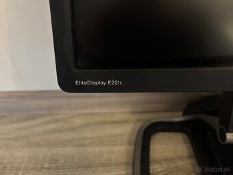Monitor HP E221c - 2