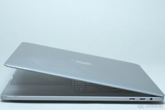 ZÁRUKA/Macbook Pro 15.4" TB/I7 2.9GHZ/16GB RAM/512GB SSD/CZ - 2