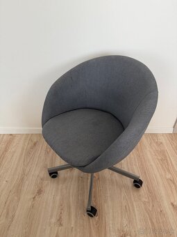 Predám kreslo SKRUVSTA (IKEA) - 2