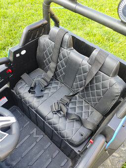 Detské elektrické autíčko Master of Terain 4x4 modré - 2